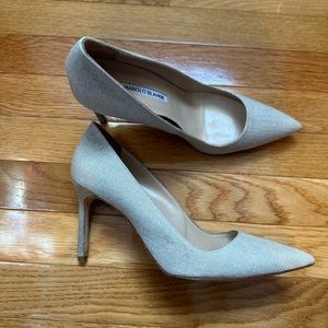 Manolo Blahnik silver metallic pumps